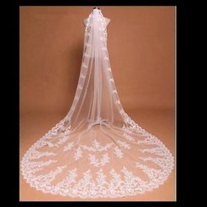 Brand new never worn ivory wedding veil